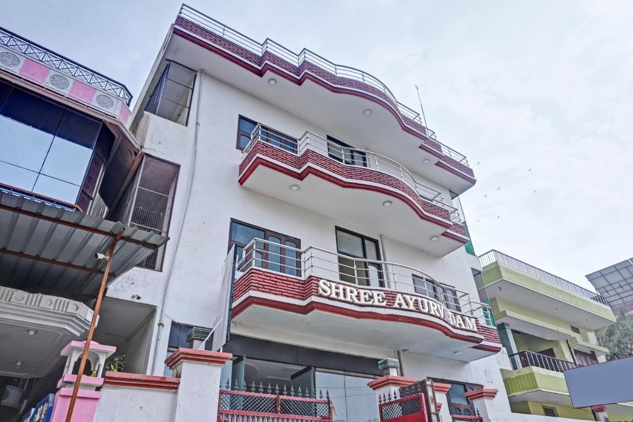 Oyo 7498 Hotel Aparajita Varanasi Exteriör bild